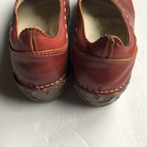 Unique reddish maroon leather shoes, with frog design on toe. Size 38 - Picture 6 of 6